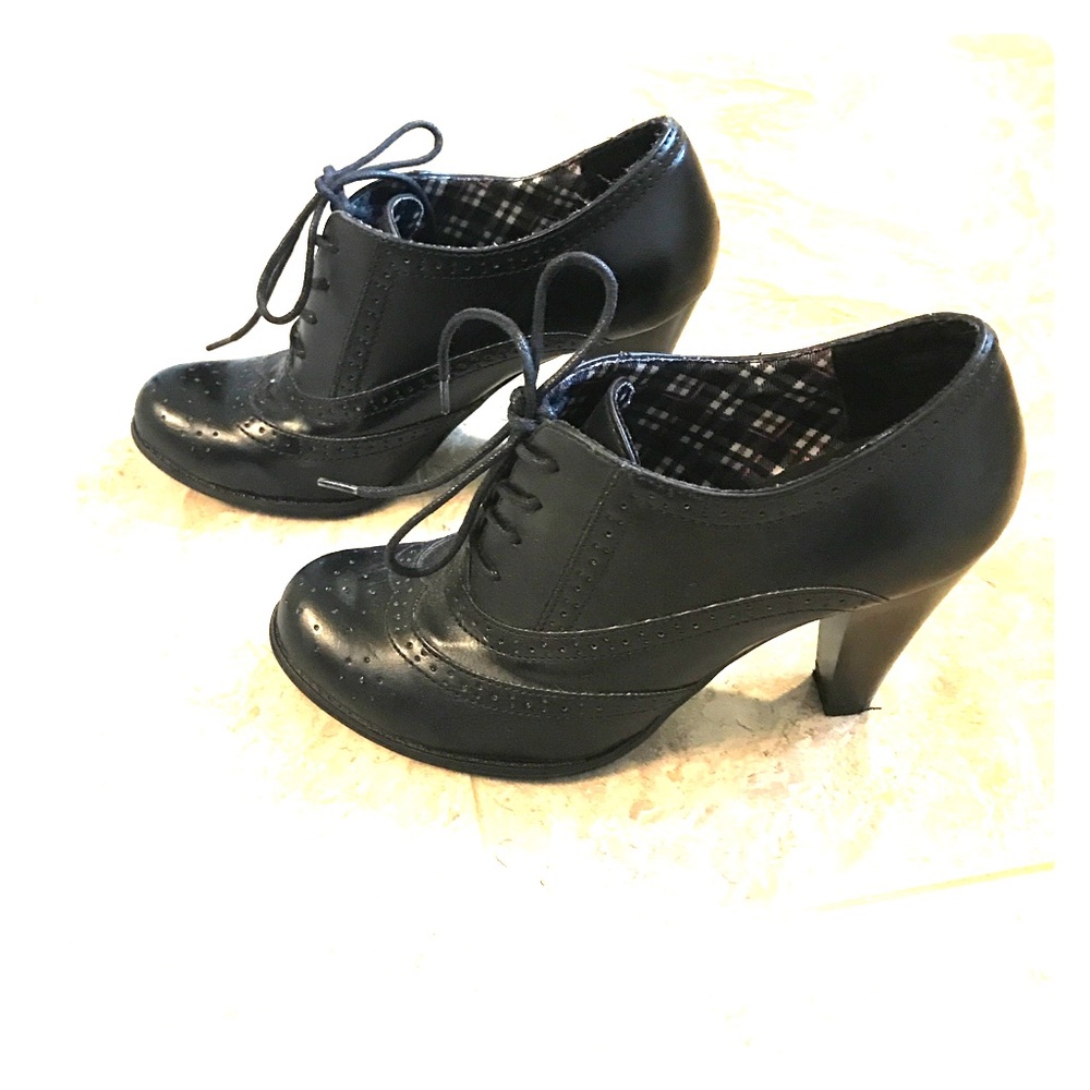 American eagle heeled booties